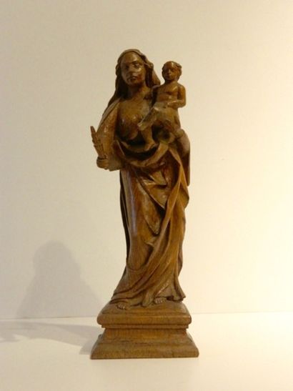 null "Vierge à l'Enfant", travail régional, XVIIIe (?), chêne sculpté, h. 39,5 c...