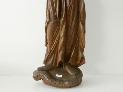 null "Marie écrasant le serpent", travail régional, XVIIIe (?), chêne sculpté, h....