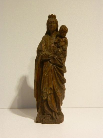 null "Vierge à l'Enfant", travail régional, XVIIIe (?), chêne sculpté, h. 28,5 c...