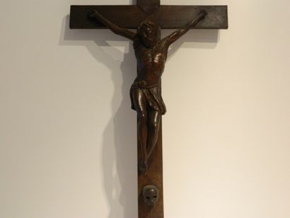 null Crucifix, XVIIIe, bois sculpté, h. 82,5 cm [accidents, manques et restaurations...
