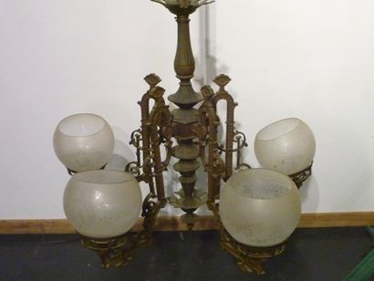 null Important lustre à cinq bras de lumière, circa 1870, bronze, globes en verre...