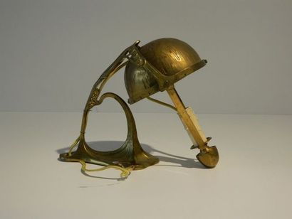 null Applique oscillante d'époque Art nouveau, circa 1900, bronze doré, h. 33 cm...