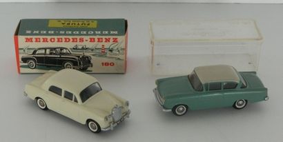 null TEKNO (2) : 720, Opel Rekord, vert d'eau à toit crème [boîte plastique] (MB)...