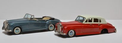 null BANDAI (2) : Rolls Royce cabriolet grise et limousine rouge et crème, 33 cm...
