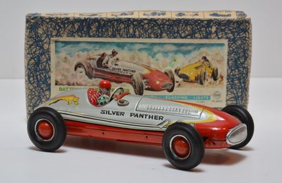 null SAN Japan, voiture de course Silver Panther, battery powered with flashing light,...