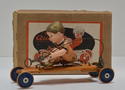 null Made in France, "En auto", rare jouet en bois et celluloid, l. 30 cm [neuf en...