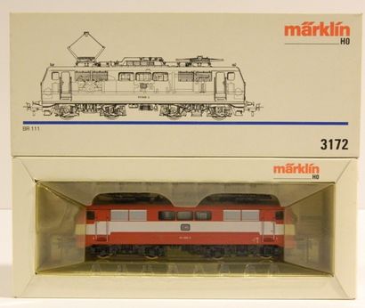 null MÄRKLIN 3172, motrice BB, BR 111 de le DB en rouge à ligne blanche [neuve, boîte...