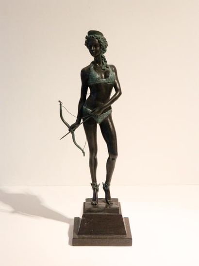 MILO "Diane chasseresse", XXe, sujet en bronze à double patine sur socle de pierre,...