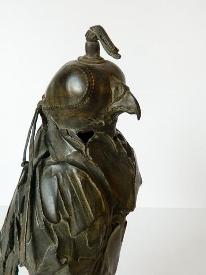 PEETERS Erwin "Faucon chaperonné", XXIe, sujet en bronze ajouré, signé et numéroté...