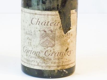 null BOURGOGNE, rouge/blanc, ensemble de cinq bouteilles :

Clos de Vougeot, 1949,...