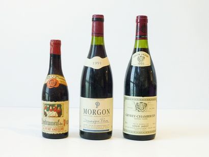 null Lot d'une demi-bouteille et de deux bouteilles :

RHÔNE, rouge, Châteauneuf-du-Pape,...