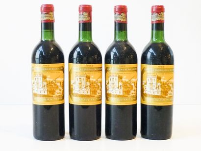 null BORDEAUX (SAINT-JULIEN), rouge, Château Ducru-Beaucaillou, 1962, quatre bouteilles...