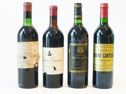 null BORDEAUX, rouge, ensemble de quatre bouteilles :

(PAUILLAC), Château Lynch...