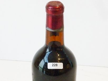 null BORDEAUX (POMEROL), rouge, Château Pétrus, 1er grand cru 1947, une bouteille...