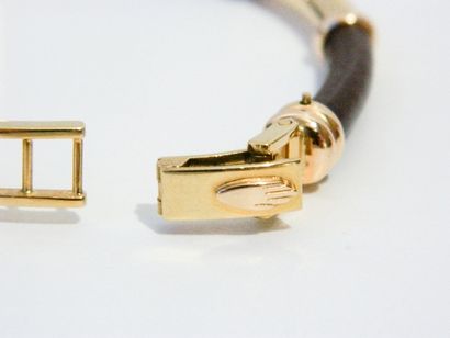 null Bracelet en or 18k et cuir, 24,2 g env. (brut).