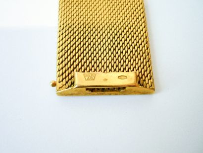 null Bracelet souple ouvrant en or jaune 18k à mailles striées, poinçonné, 79 g ...