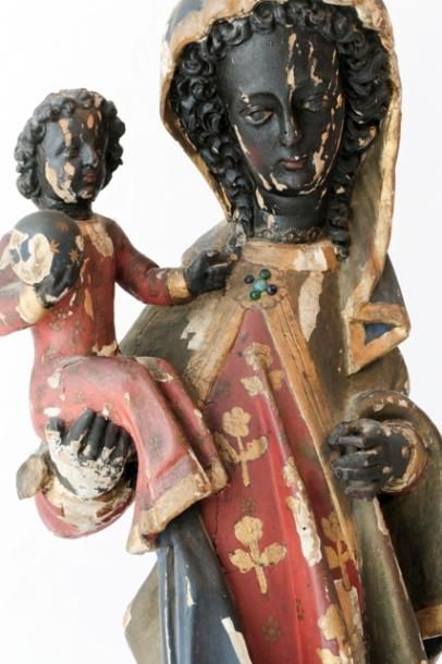 null "Vierge noire à l'Enfant", travail ancien, bois sculpté et stuc polychromés,...