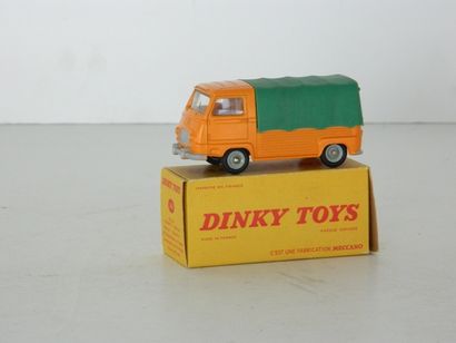 null DINKY 563, pick-up "Estafette Renault" avec glaces et bâche amovible (MB).