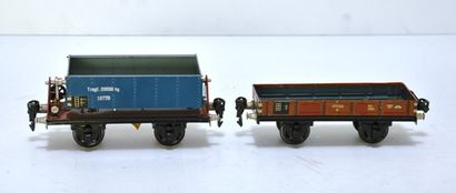 null MÄRKLIN, 2 wagons de marchandises à 2 axes : 1977/O (1934-40), wagon à bascule...