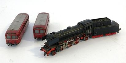 null MÄRKLIN (2) locomotive et autorail :

- DA800, type 131, tender à 4 axes, carrosserie...