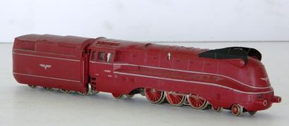 null MÄRKLIN 3089/1, 1re version (1971), locomotive 231 carénée rouge, tender à 4...