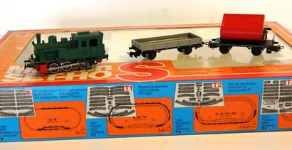 null MÄRKLIN 0976, set comprenant 1 loco-tender 030 verte et 2 wagons (EB) [ni rails...