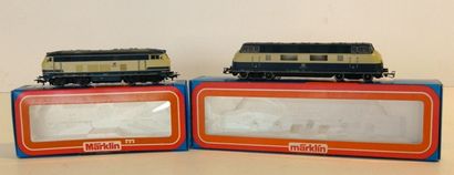 null MÄRKLIN, 2 locos diesel de la DB en bleu et crème : 

- 3081, série 220 012-9...