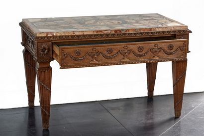 null Table-console de style Louis XVI ouvrant par un tiroir en ceinture, fin XIXe,...