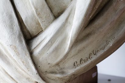Ecole Belge "Léopold III, roi des Belges", XXe, buste en plâtre à légère patine,...