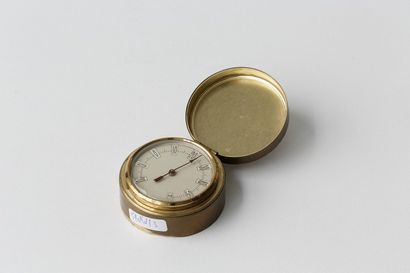 null Boîte ronde au profil de Napoléon renfermant un thermomètre, XXe, cuivre, h....