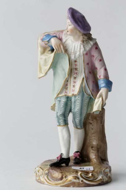 MEISSEN Paire de statuettes, XIXe, porcelaine émaillée (jolis détails des costumes),...