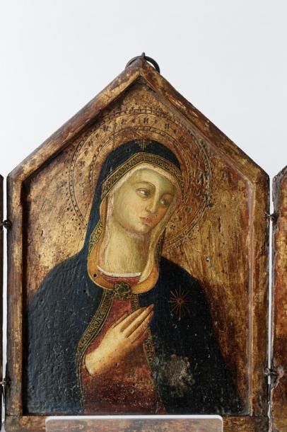 ÉCOLE TOSCANE "Madone entourée de deux saints", travail dans le goût du XIVe, triptyque...