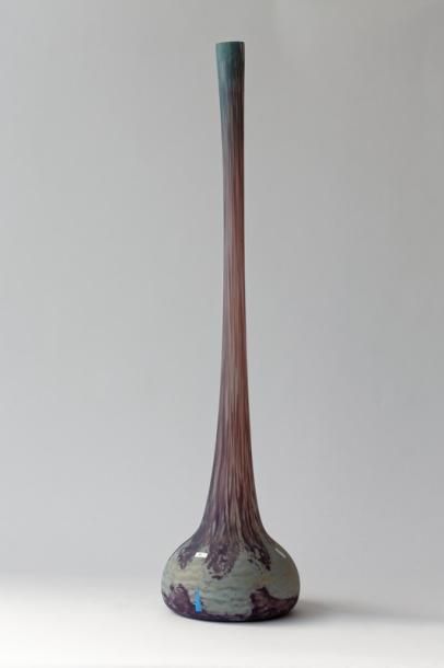 null Important vase d'époque Art nouveau, circa 1900, verre soufflé à effets marbrés,...
