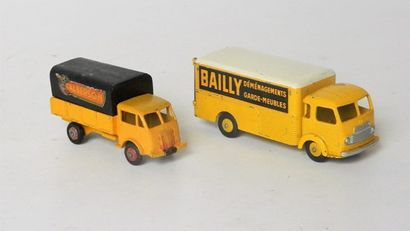 null DINKY FR. (8) 6x camions divers et 2x bus [états divers] :

- 33 Simca cargo...