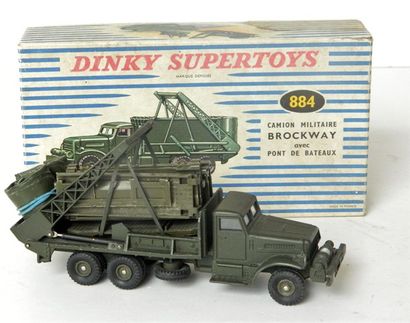 null DINKY 884 camion militaire BROCKWAY avec pont de bateaux (EB).