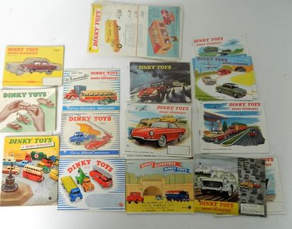 null DINKY (15) catalogues :

avril 1952 (GB) - 1953 FR - 1953 GB - 1955 France -...