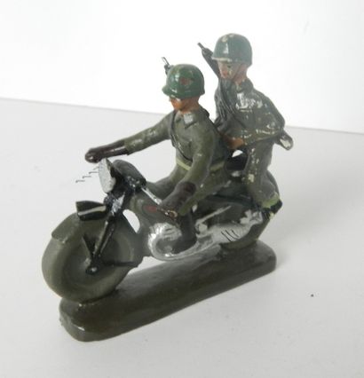 null DURSO moto militaire avec deux soldats belges (E).