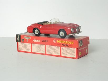 null SCHUCO 2095 Mercedes 190 SL en tôle rouge, complète, l. 21 cm [quasi neuve,...