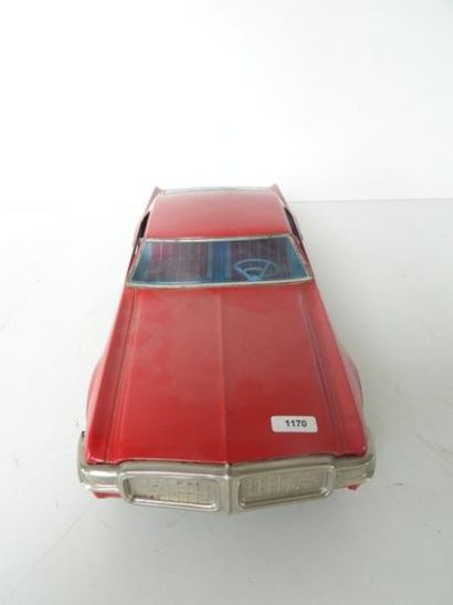 null ICHICO, Oldsmobile Toronado, tôle rouge, friction, l. 41 cm [bel état].
