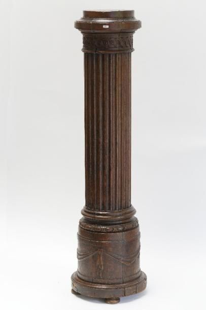 null Piédestal en colonne cannelée de style Louis XVI, début XIXe, chêne sculpté...
