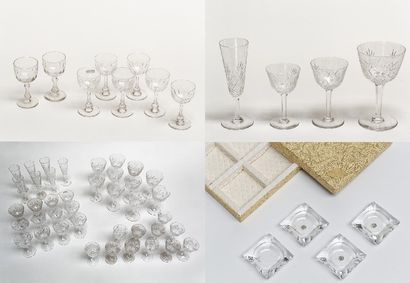 null Service de verres en cristal taillé, suite de quarante pièces plus huit autres...