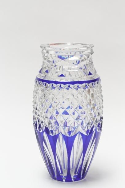 null Trois vases :

- BOCH FRÈRES - KERAMIS, vase piriforme d'époque Art déco à décor...