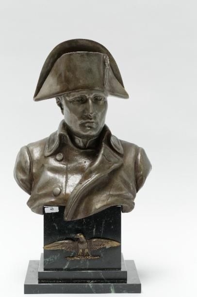 NANNINI Raphael "Napoléon", fin XIXe - début XXe, buste en bronze argenté sur socle...