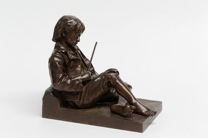 THAREL Léon (1858-1902) "Jeune Violoniste endormi", fin XIXe, sujet en bronze à patine...