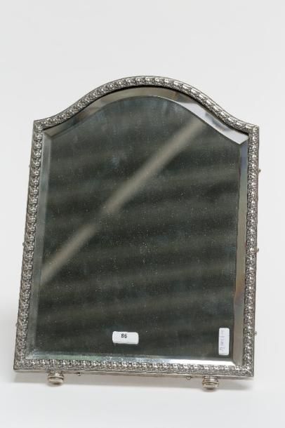 null Miroir de table, fin XIXe - début XXe, cadre en métal argenté, glace biseautée,...