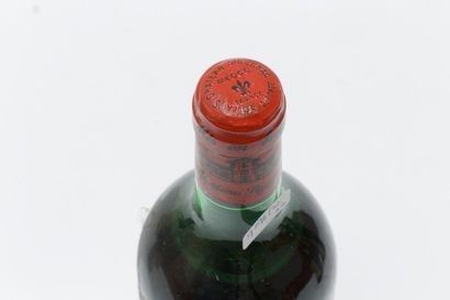 null BORDEAUX, varia de dix bouteilles :

- (MOULIS), rouge, Château Chasse-Spleen,...