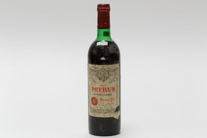 null BORDEAUX (POMEROL), rouge, Petrus 1977, une bouteille [étiquette altérée/déchirée,...