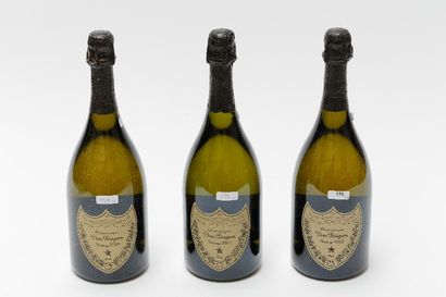 null CHAMPAGNE, blanc effervescent, Dom Pérignon, brut 2003 (deux) et 2004 (une),...