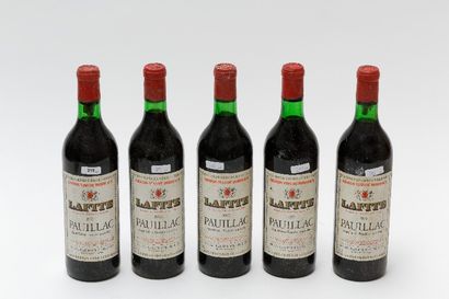 null BORDEAUX (PAUILLAC), rouge, Lafite 1975, cinq bouteilles [étiquettes légèrement...