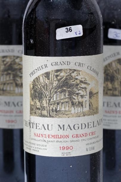 null BORDEAUX (SAINT-ÉMILION), rouge, Château Magdelaine, grand cru 1990, sept bouteilles...